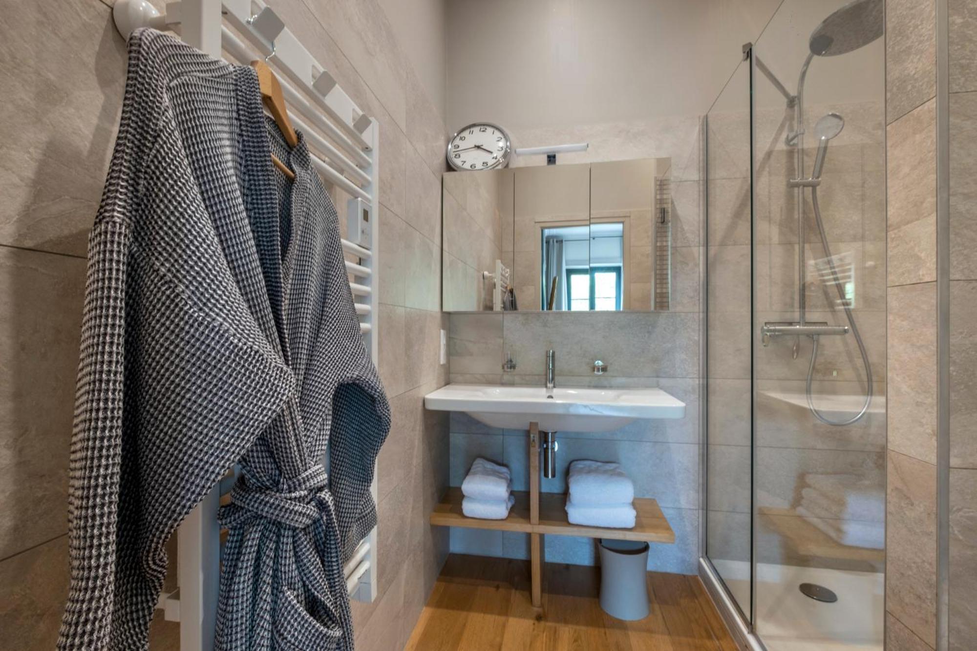 Escale Rochelaise, Gite Urbain Avec Spa Bain Nordique Et Sauna Tonneau 拉罗歇尔 外观 照片